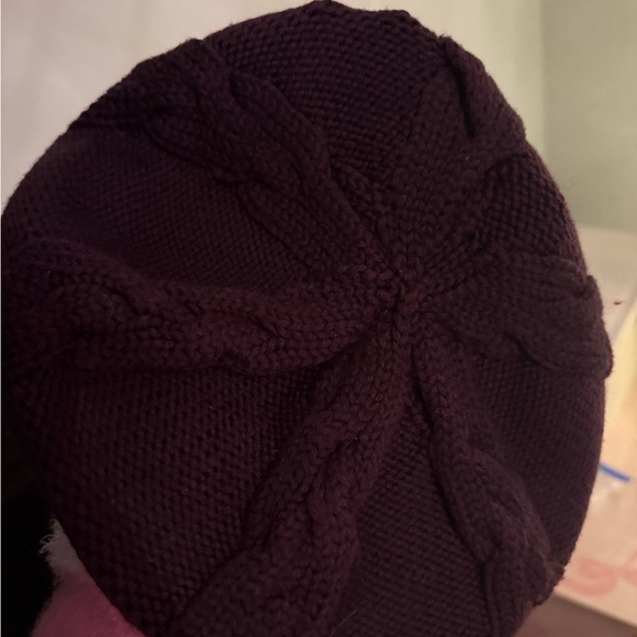 Louis Vuitton wool knjt columbia beret worn once! Perfect condition - Picture 6 of 6